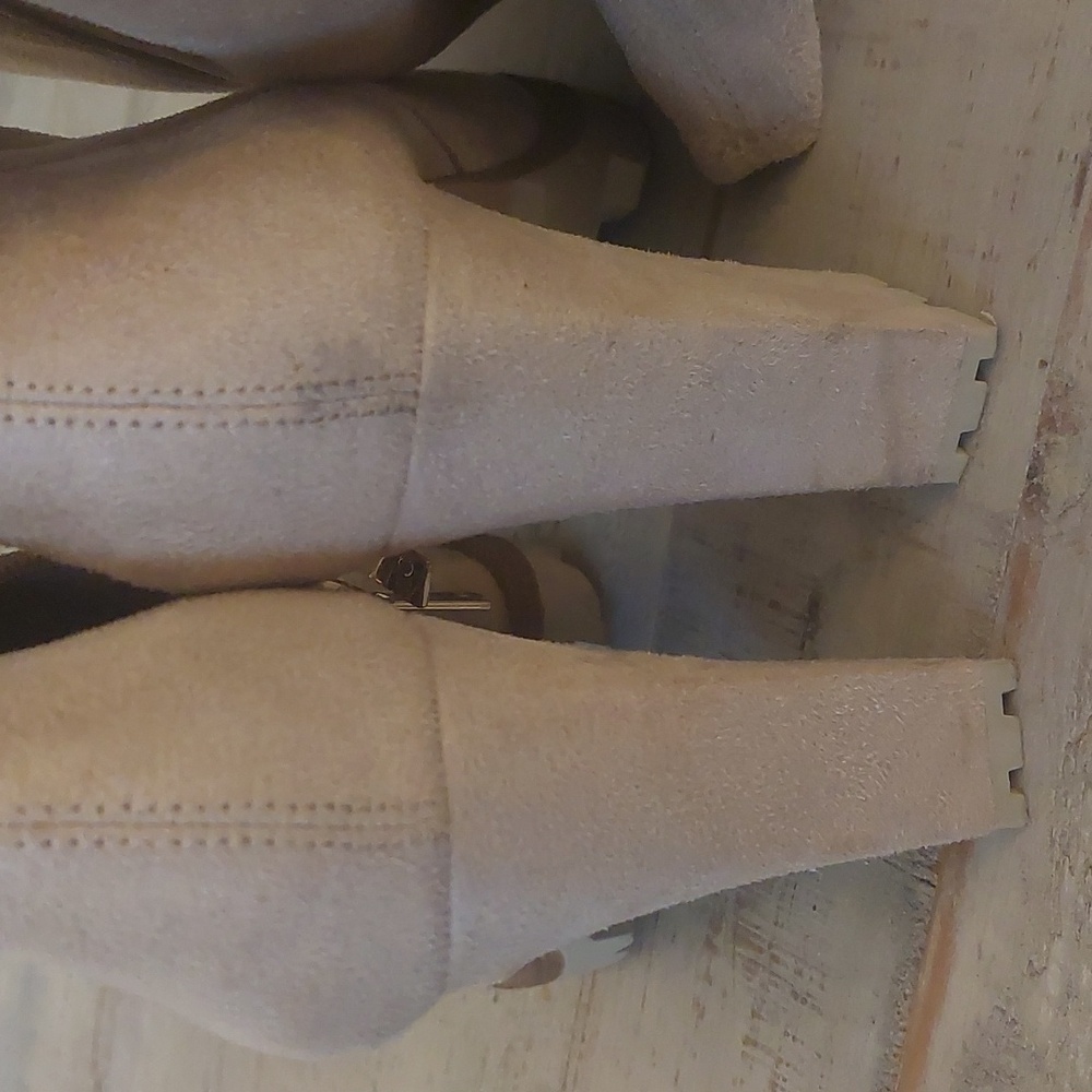 Last Call!! JLo Size 7.5 Knee High Tan Boots - Picture 6 of 6
